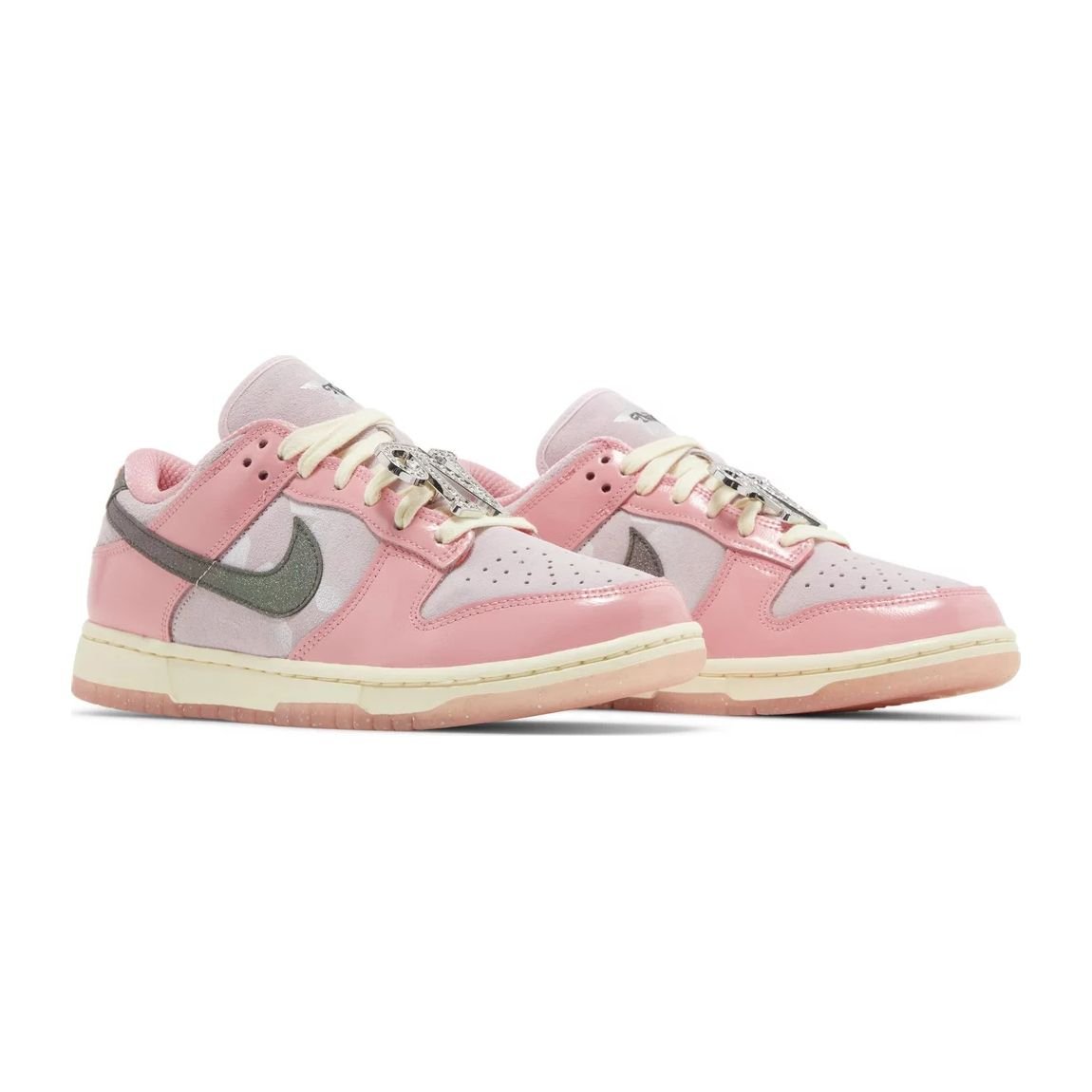 Nike Dunk Low LX Barbie